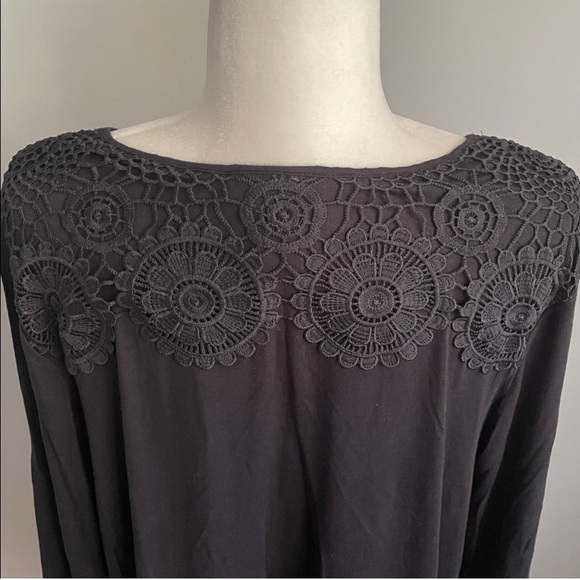 Catherines Black Long Sleeve Tunic Dress with Lace Detail Size 14/16W - Picture 4 of 9
